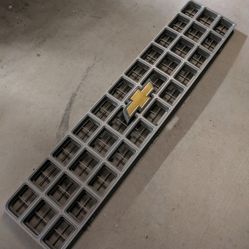 Chevy C10 / Square Body Grill 