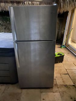 Frigidaire whirpool like new 4 months used i Have  receipt