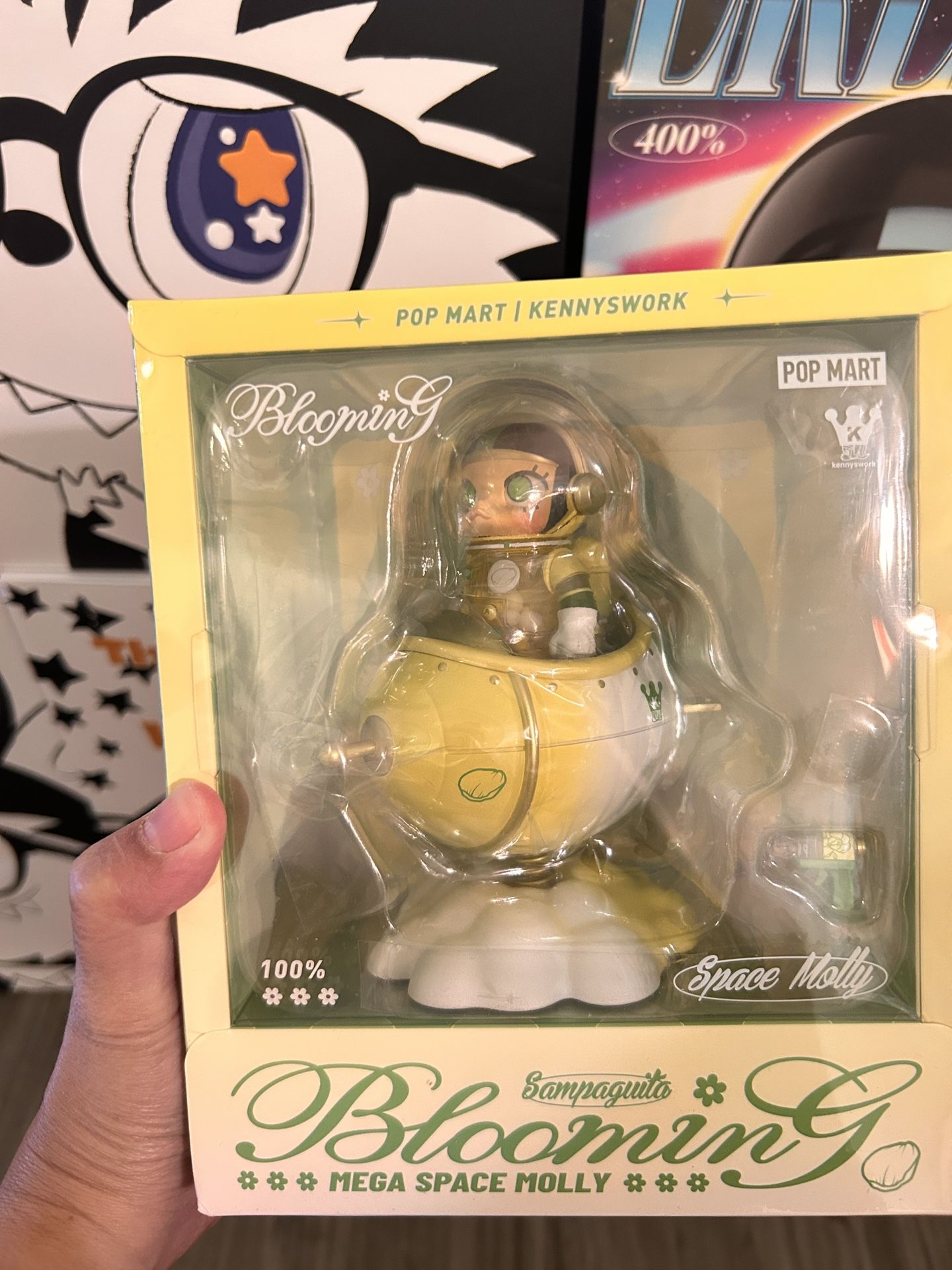 MEGA SPACE MOLLY 100% Blooming-Tulip - POP MART (Japan) Blooming