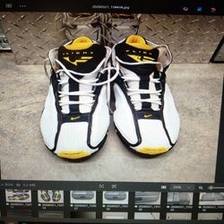 Nike Flight Basketball Shoes – Black/White/Yellow (Men’s