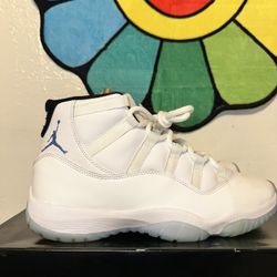 JORDAN 11 LEGEND BLUE SIZE 9.5