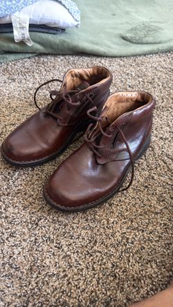 Men’s Brown Leather Boots – Size 8 (Brand New, Display Piece)