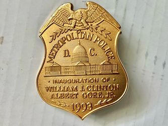 1993 Original Metropolitan DC Inauguration Clinton / Gore Metal Shield Political Memorabilia