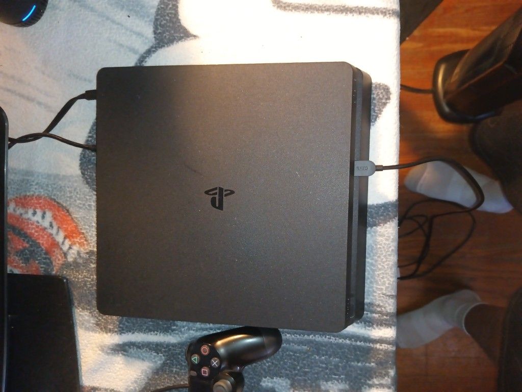 PS4 Slim With One Controller And 12 Games