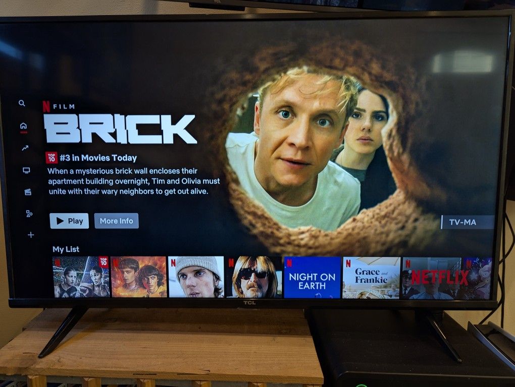 43" 4K UHD LED TV