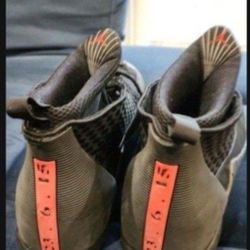 LIKE NEW JORDAN 15 RETROS SHOES MEN SIZE 13 LIGHTLY Used! We Hv Alot More Shoes!