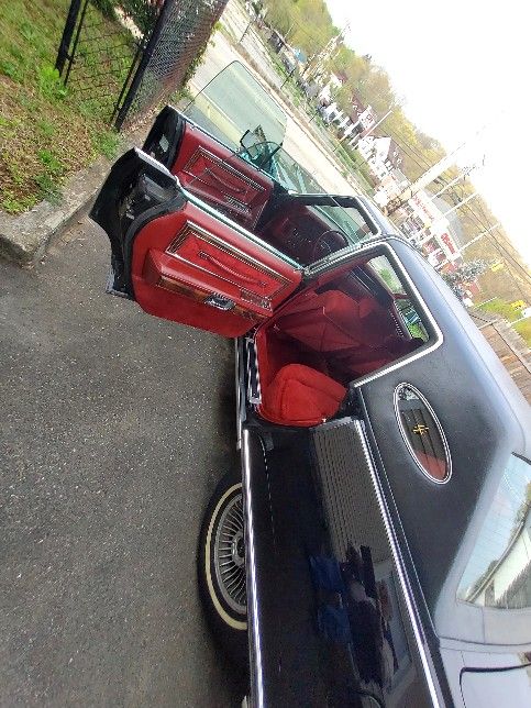 1977 Lincoln Town Car