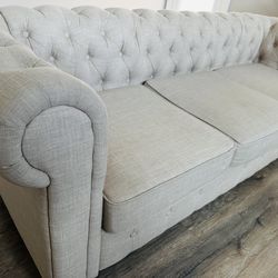 Luxury Chesterfield Sofa & Loveseat Set – Like New