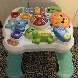 Vtech Touch & Explore Activity Table 