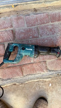 Corded reciprocating saw