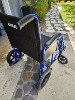 Transport wheel chair