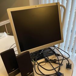 17 in Monitor with Set of Speakers