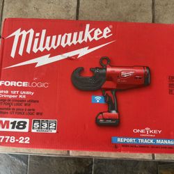Milwaukee 2778-22 M18 FORCE LOGIC 12T Utility Crimper Kit w/ (2) XC5.0 Batteries, Charger & Tool Bag – NEW