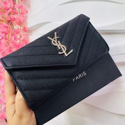 Woman’s Wallet 