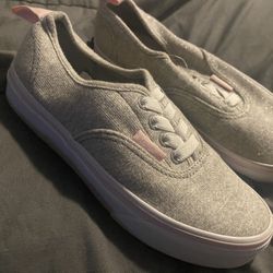 New Girls Vans Size 13.5