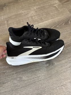 BROOKES Size 11.5 2EWIDE