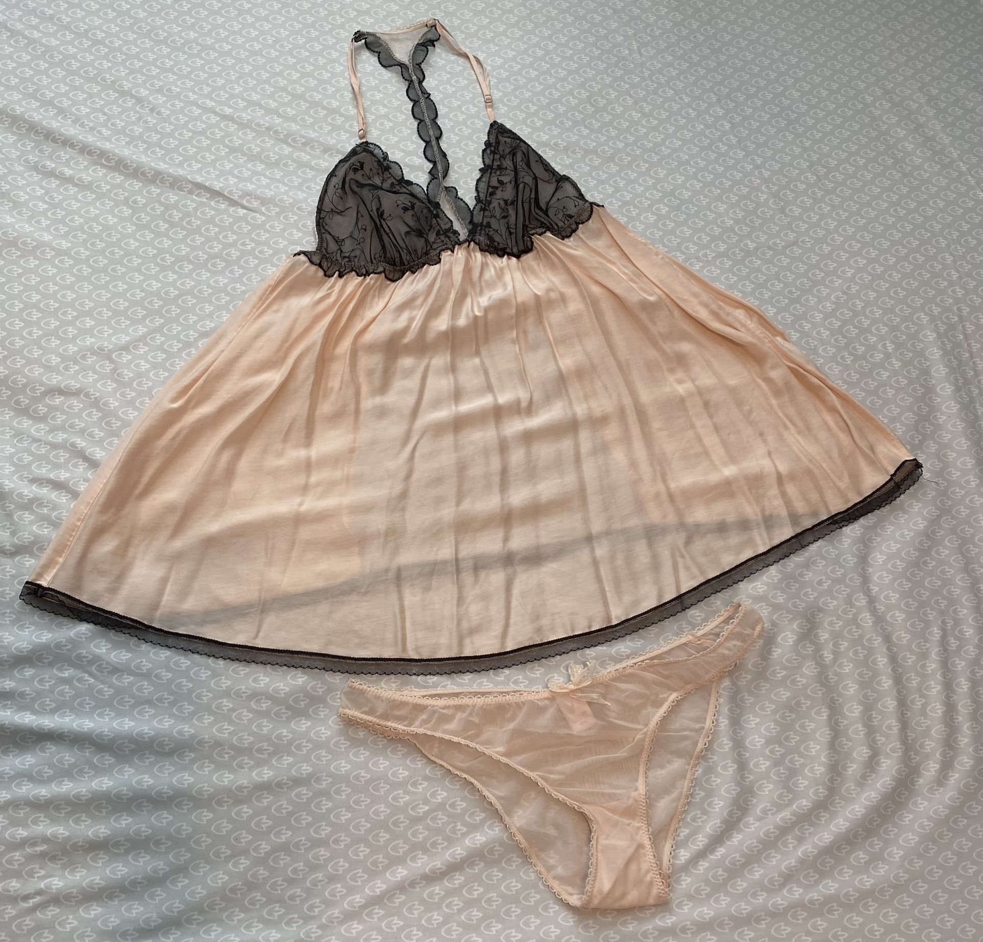 Victorias Secret Cream Lace Back Cami set Sz M