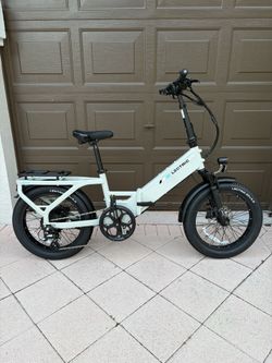 2026 Lectric XP4 Step-Thru Stratus White eBike