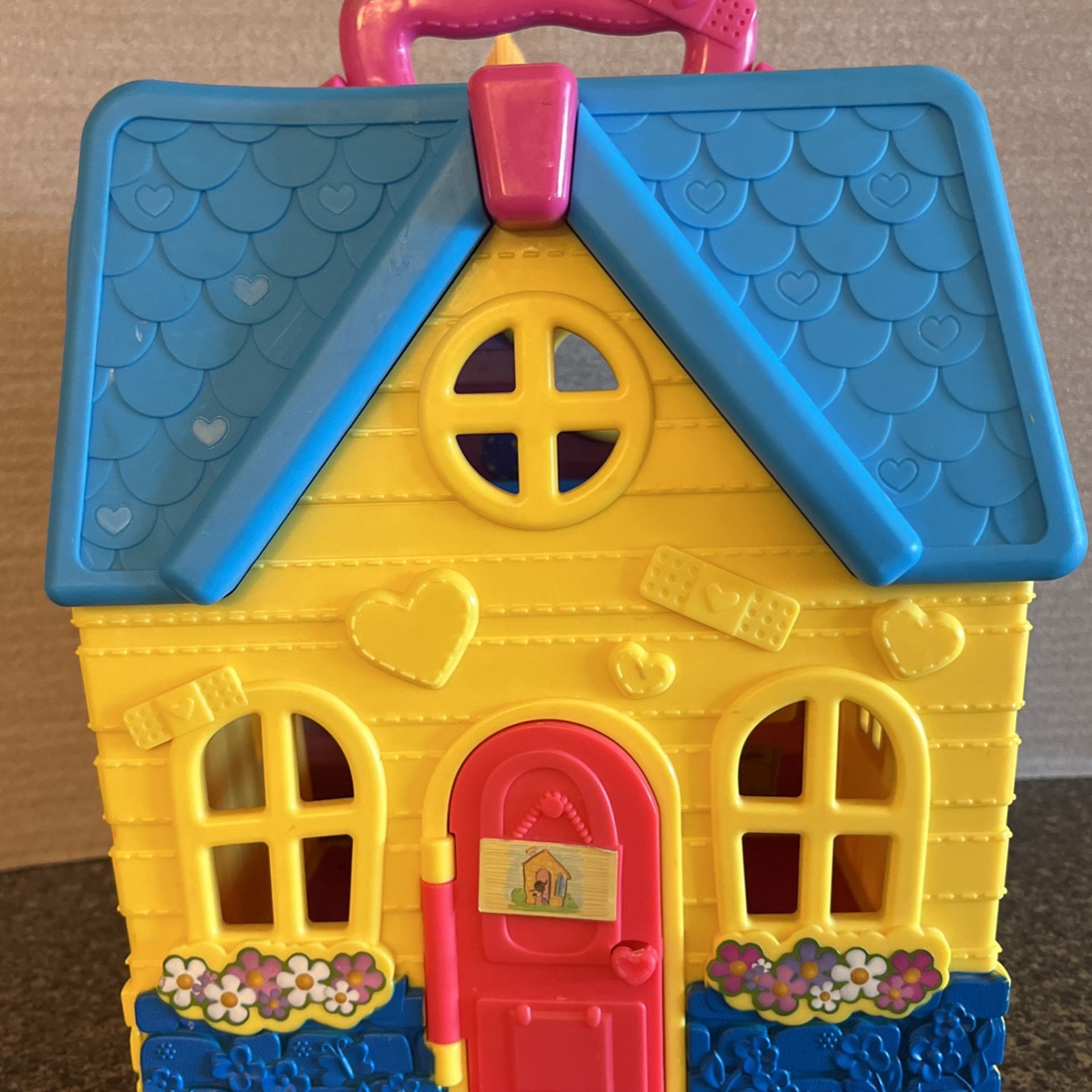 Doc Mcstuffins Doll House With Toys