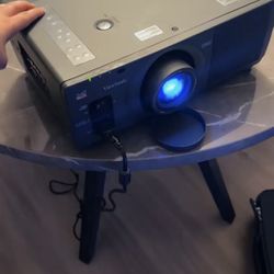 Theater Projector (Like New) 