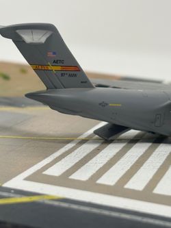 (NO BOX) 1/400 GeminiJets USAF Boeing C-17 Globemaster III Altus AFB