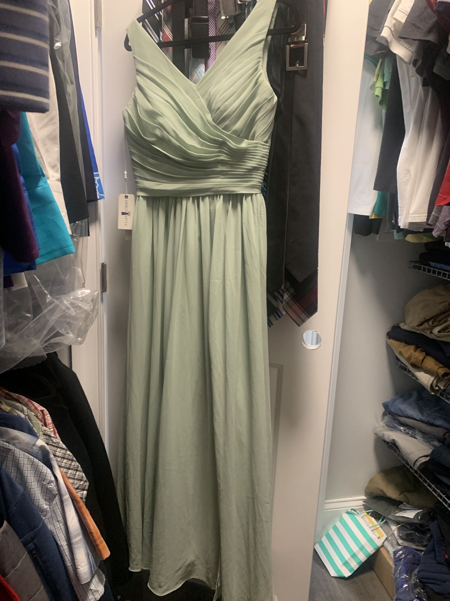 Size 4-8 Light Green Gown (New With Tags)