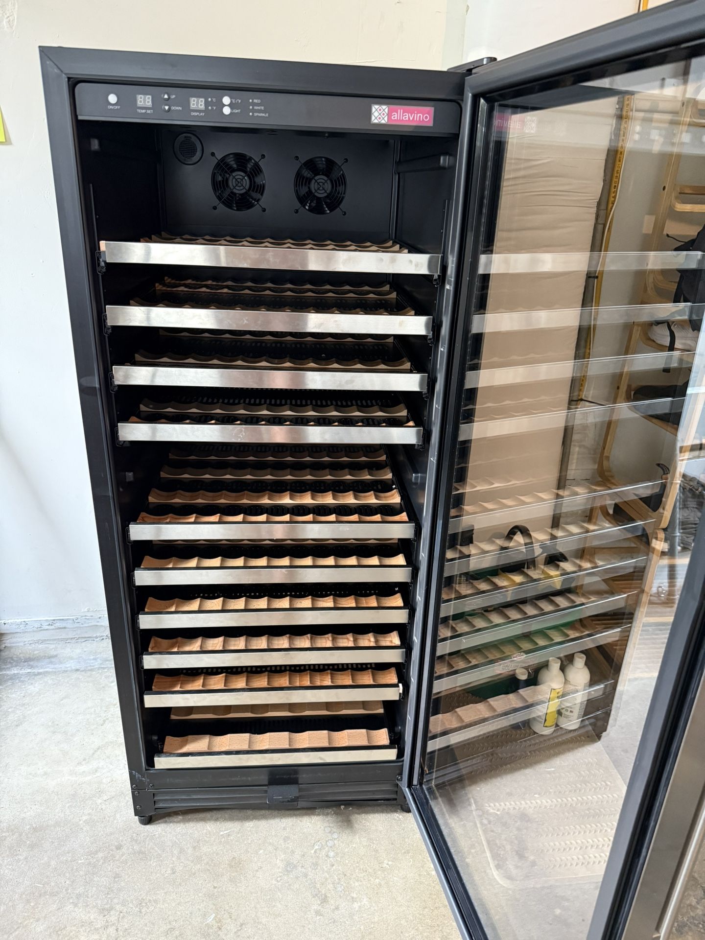 128-Bottle Allavino Single Zone Wine Refrigerator
