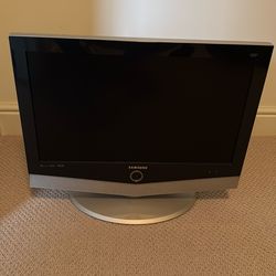 SAMSUNG 23” LCD TV