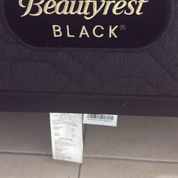 Beautyrest Black Size Full. 