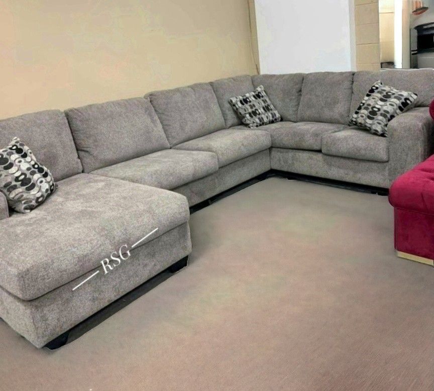 Ashley Ballinasloe Platinum Gray U Shaped Modular Sectional Couch 🌟⭐$39 Down Payment with Financing ⭐ 90 Days same as cash