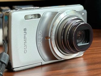 Olympus U7010 Digital Compact Camera