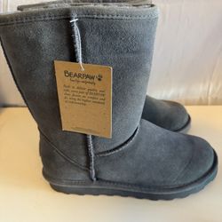 NWT Bear paw Size 8