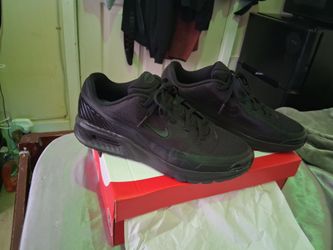 MENS NIKE AIR MAX 11.5