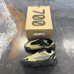 Size 8 - adidas Yeezy Boost 700 MNVN Resin