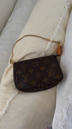 Louis Vuitton Mini Pochette