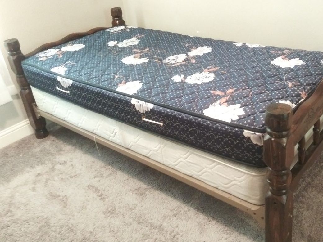 (FREE) (WILL DELIVER) Twin Bed Set With Mattress, Pillow, Box Spring, & Bed Frame
