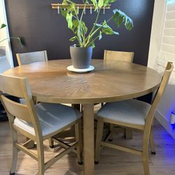 6 Person Circle Table