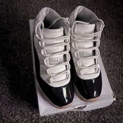 Jordan 11s 9.5 WMNS