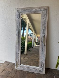 Wall mirror