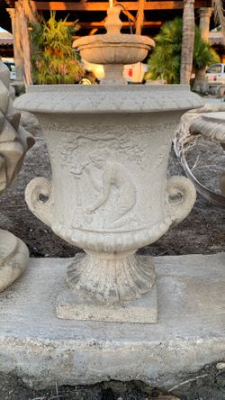 Sandstone vase from haddonstone