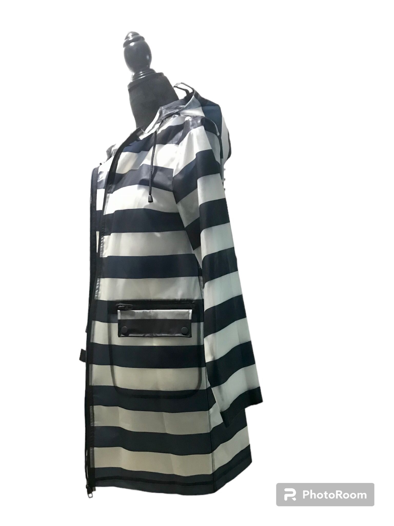 ZARA RAINCOAT SIZE S
