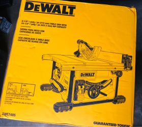 DEWALT Compact 15-Amp Corded 8-1/4" Table Saw
