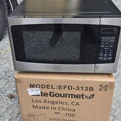 Insignia Microwave Great Condtion 