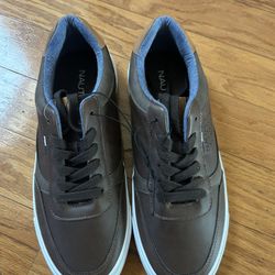 NWT Nautica men’s sneakers size 9.5