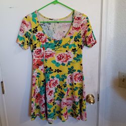 Monteau . Size Medium , Yellow With Floral