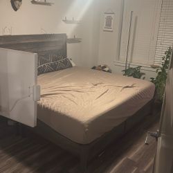 King size Mattress ( 4 Years Old) And Bed frame