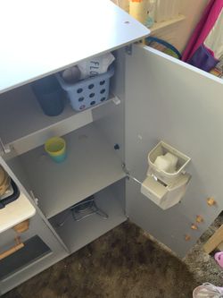 Play kitchen
