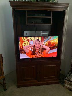 Entertainment center