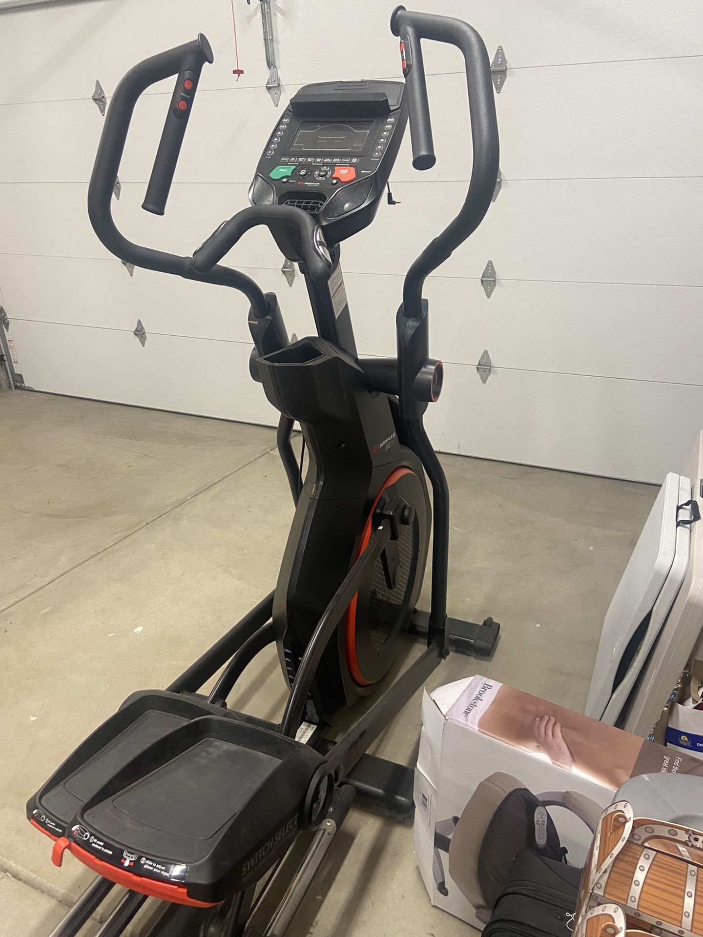 BOWFLEX ELLIPTICAL MACHINE