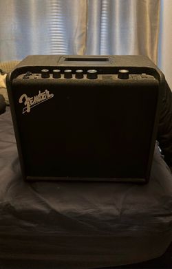 Guitar amp Fender mustang LT25